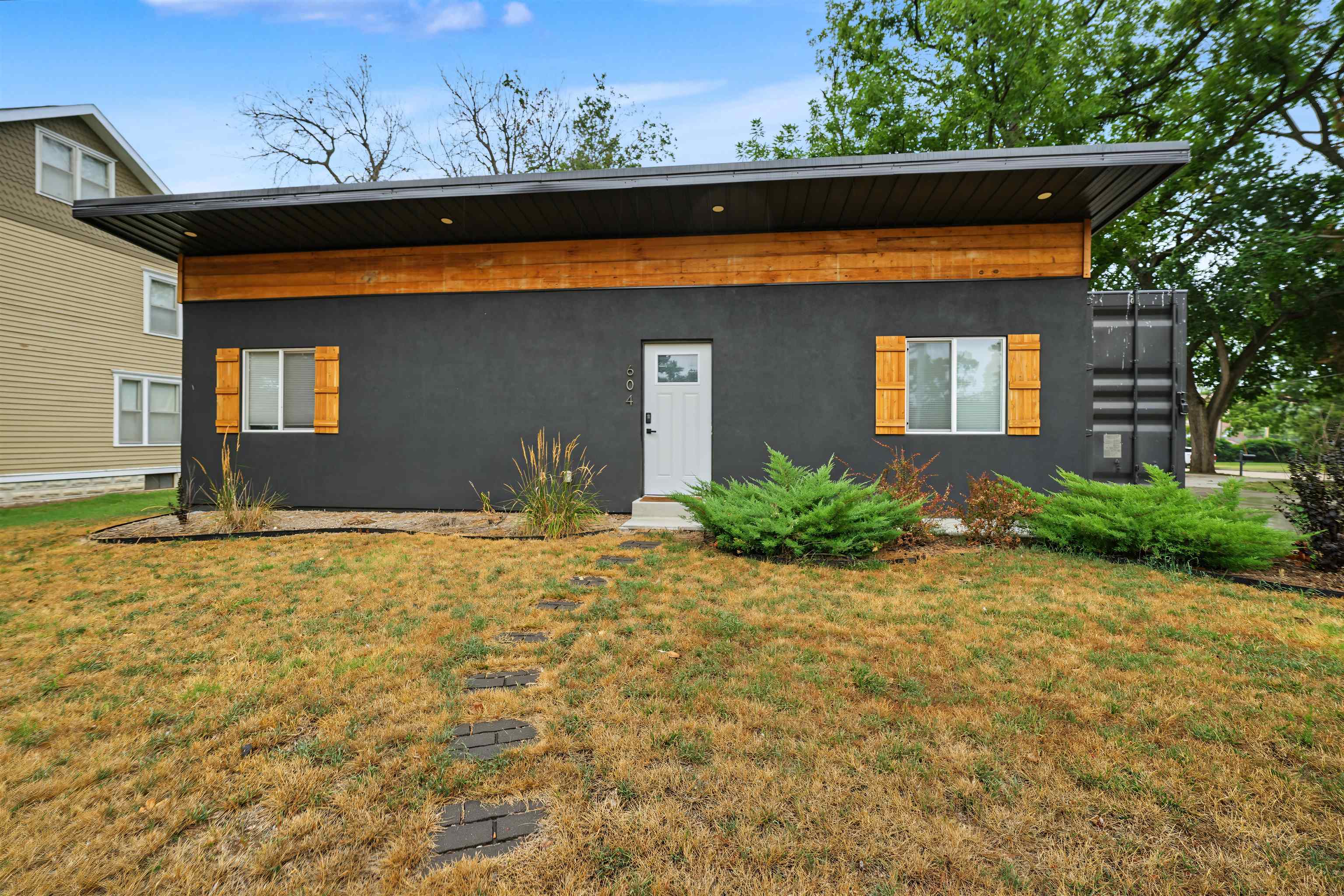 604 N Main St. Property Photo 1