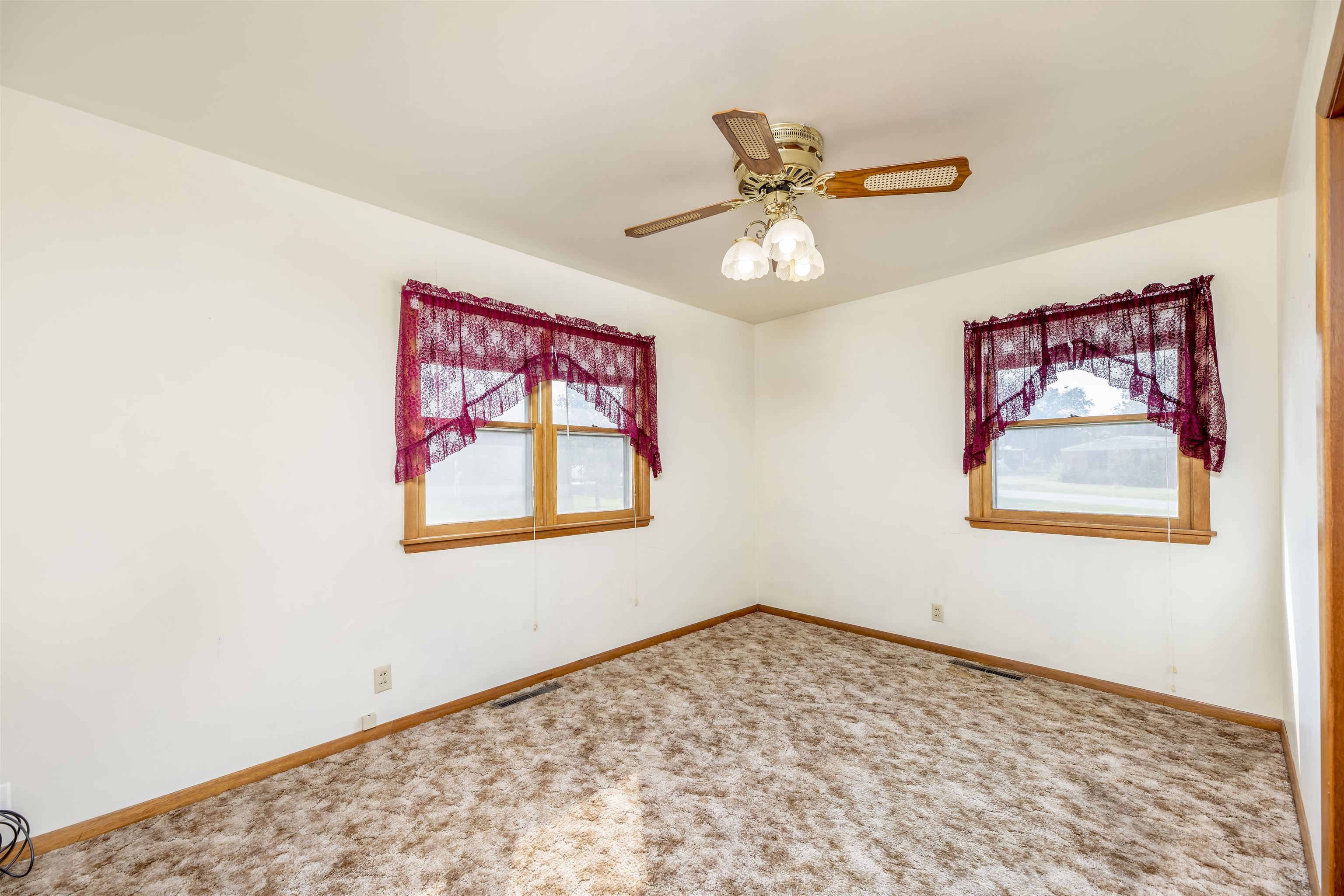 241 S Howard Property Photo 10