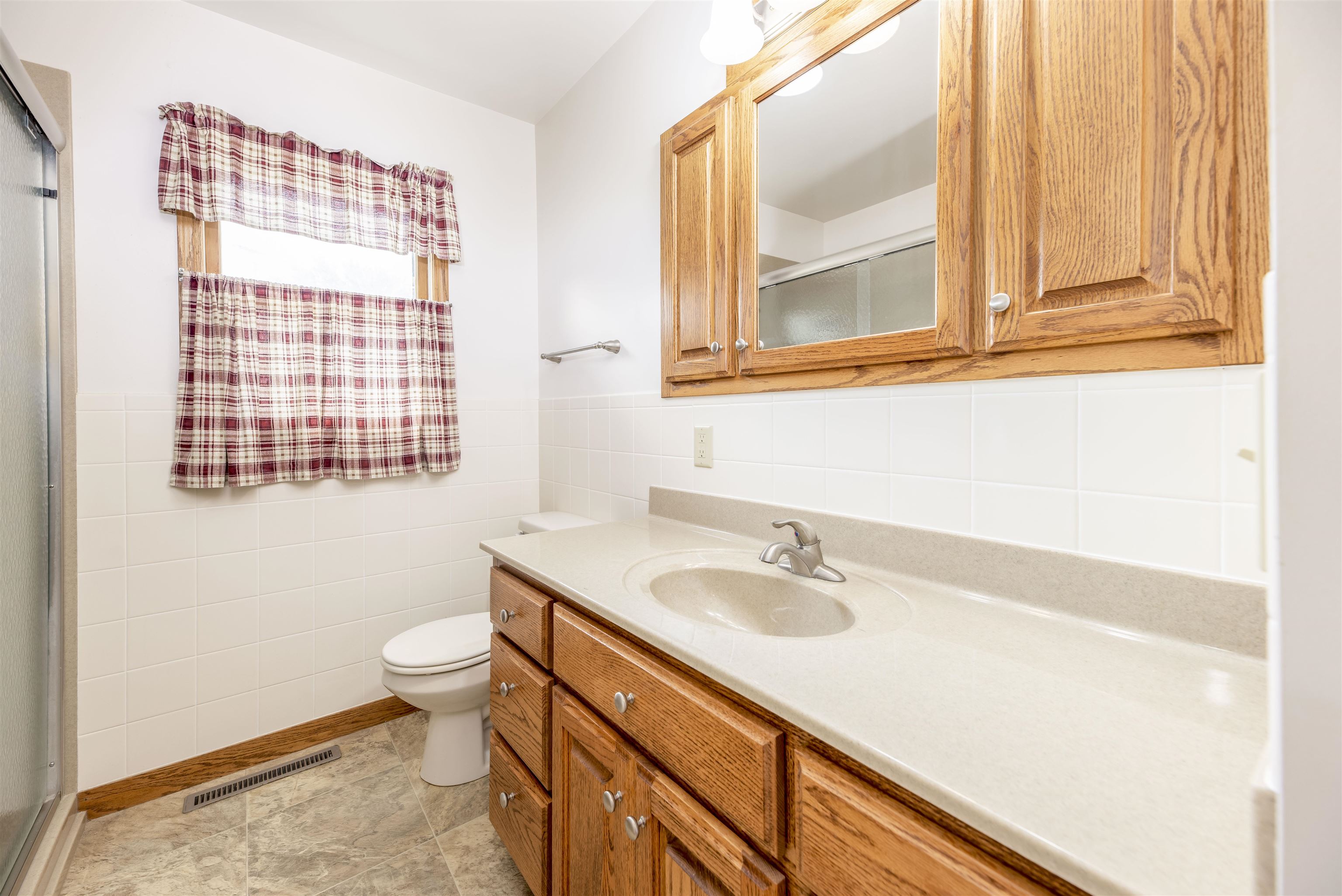 241 S Howard Property Photo 14
