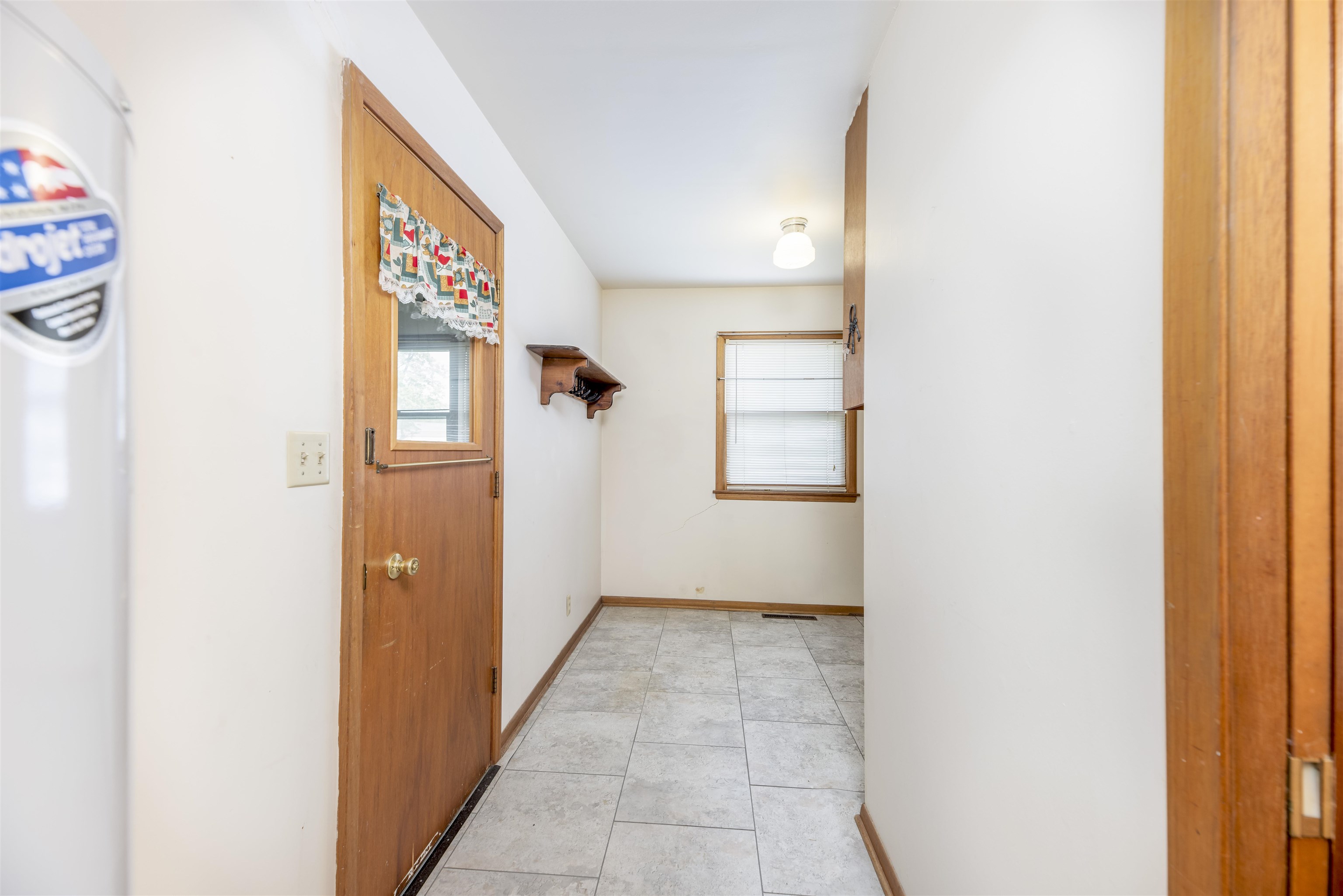 241 S Howard Property Photo 15