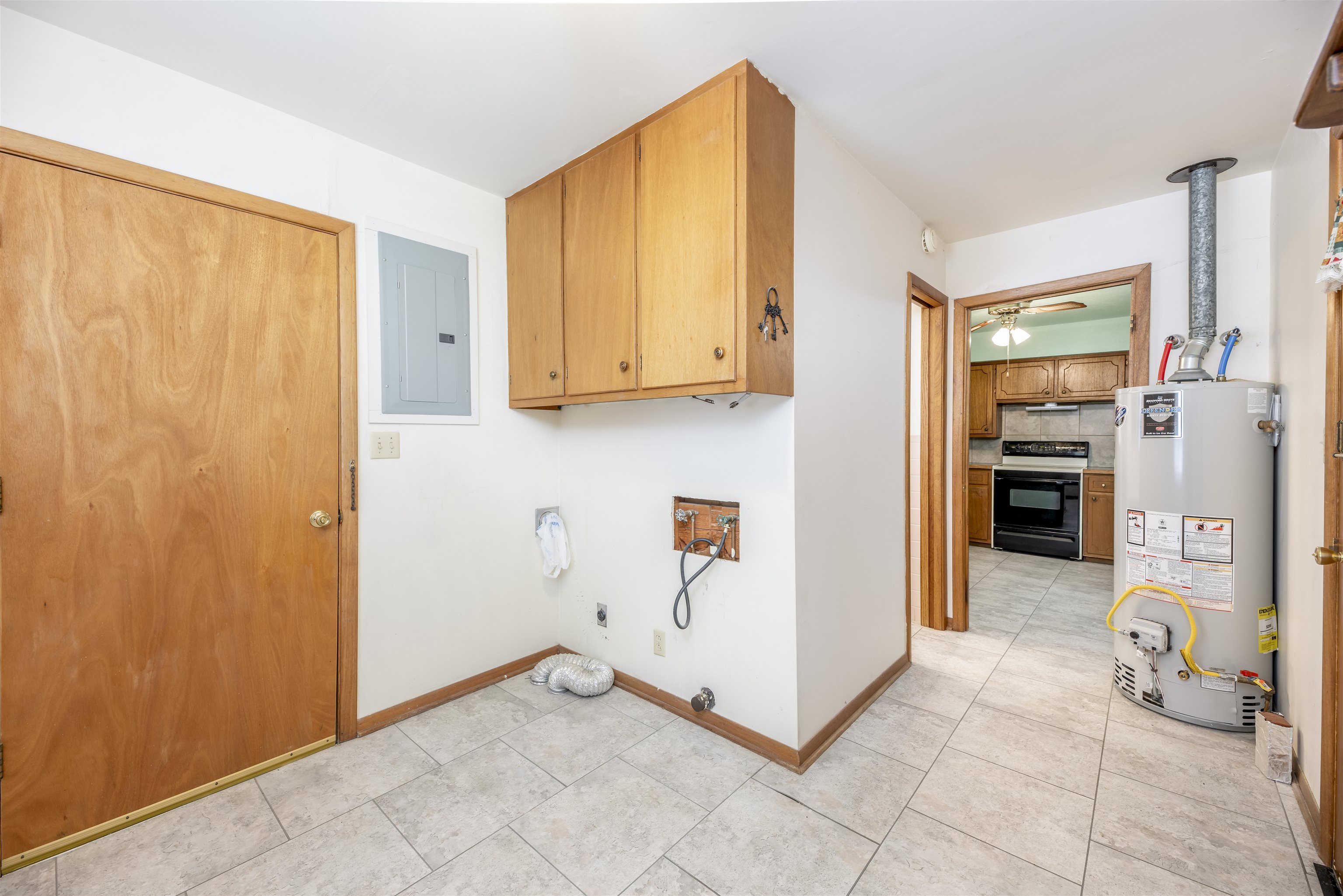 241 S Howard Property Photo 17