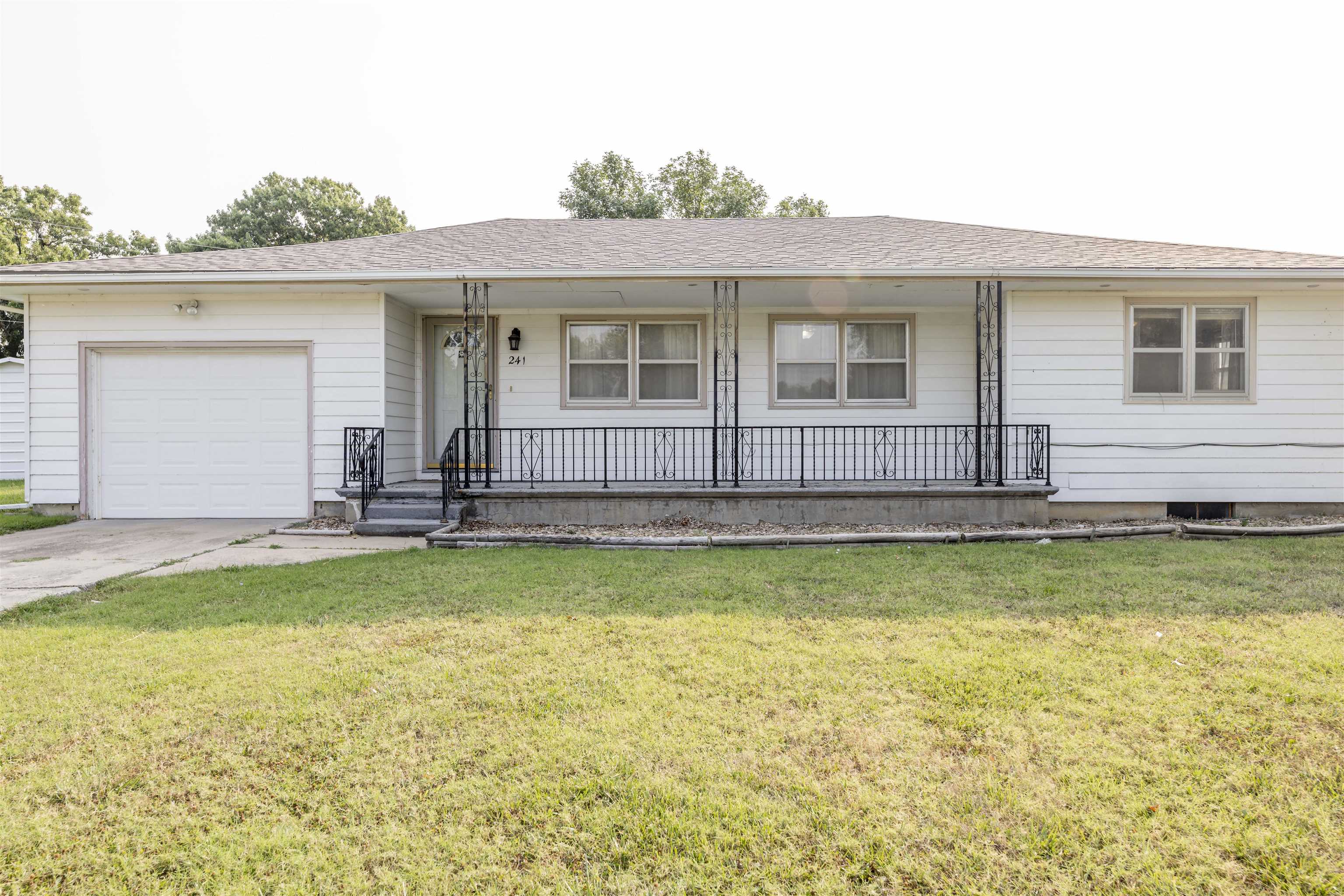 241 S Howard Property Photo 19