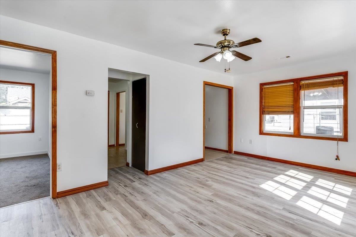 4455 S Hemlock Property Photo 6