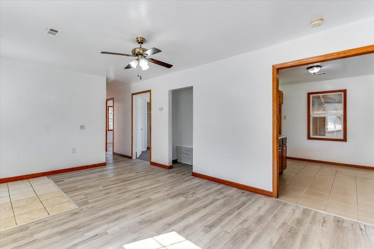 4455 S Hemlock Property Photo 9