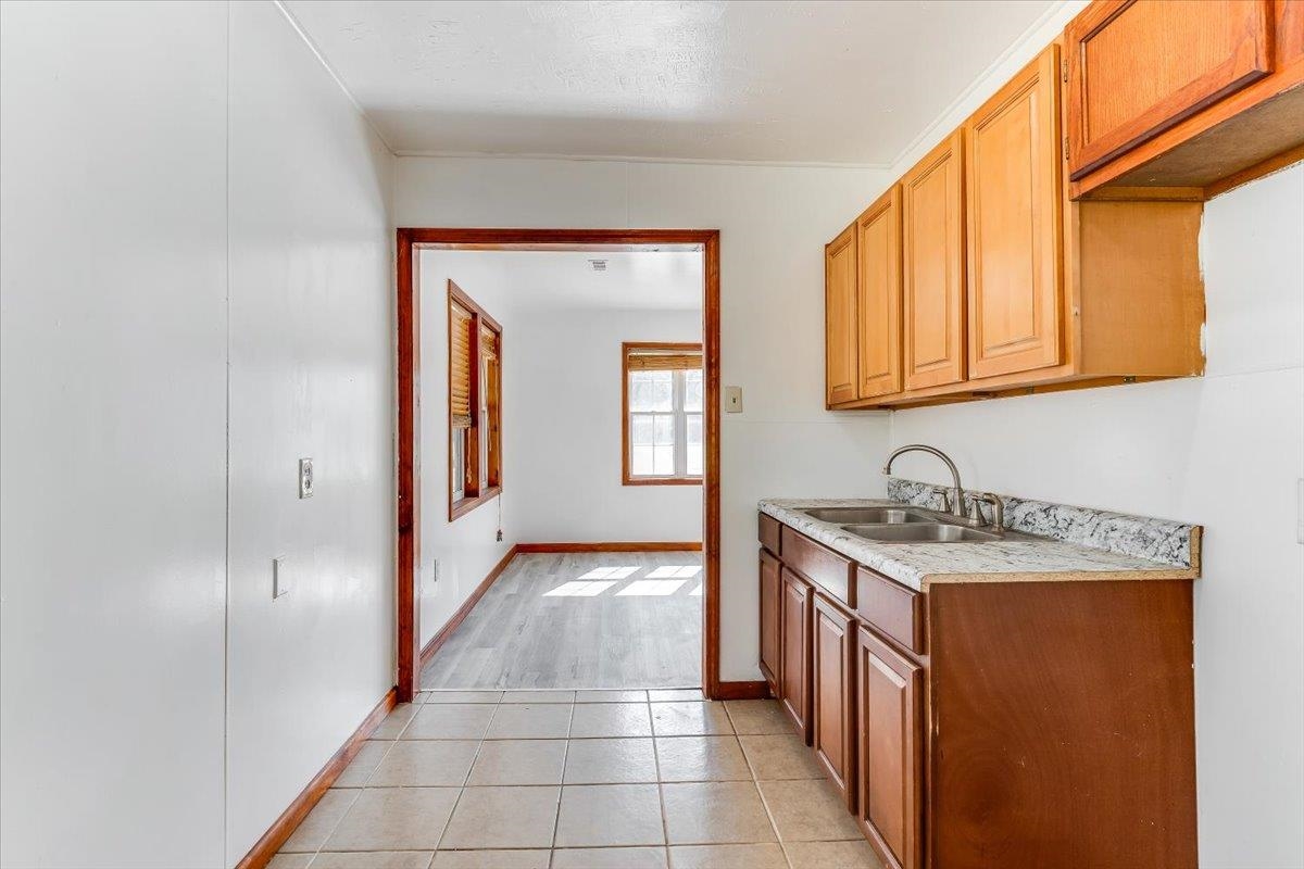 4455 S Hemlock Property Photo 12
