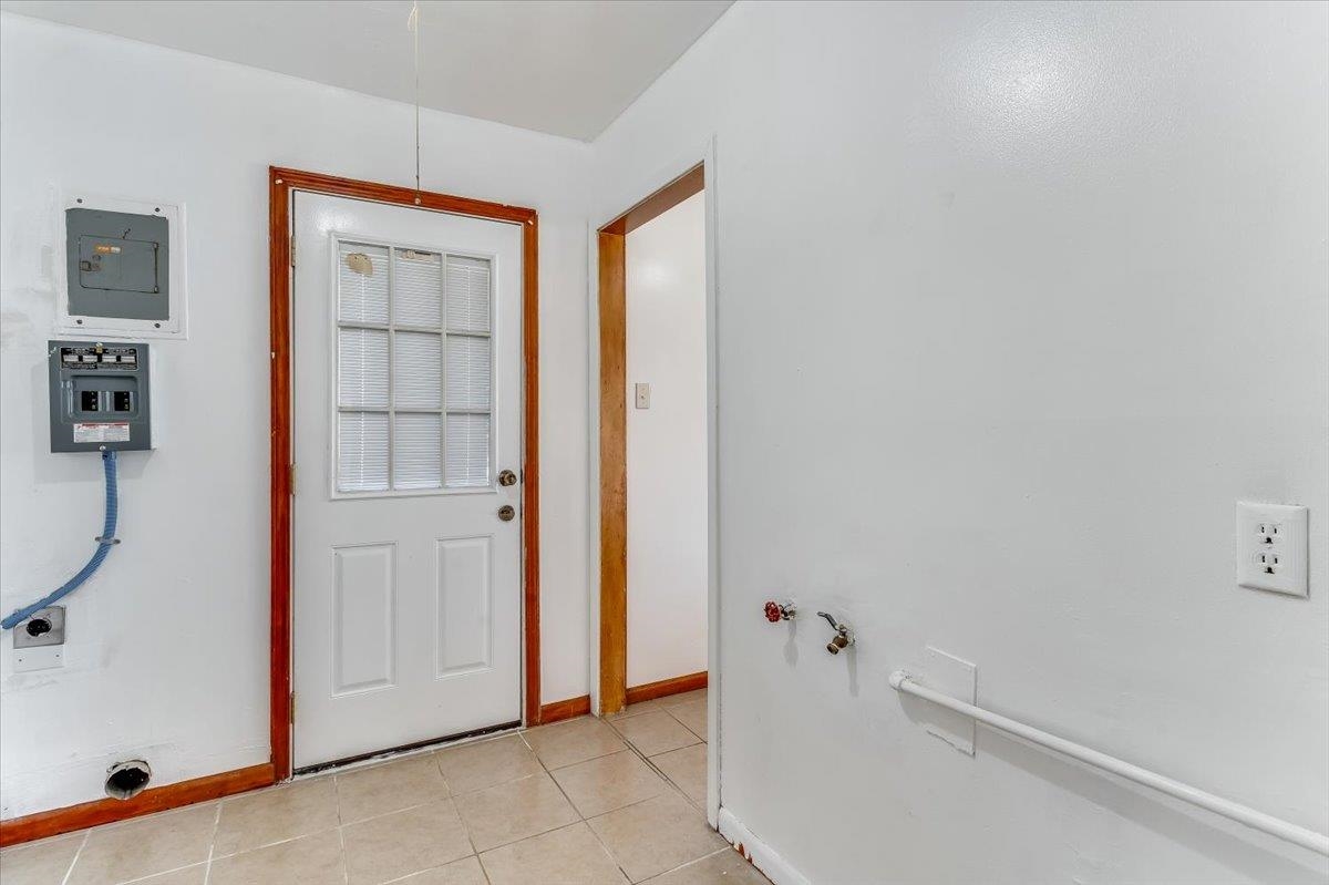 4455 S Hemlock Property Photo 15