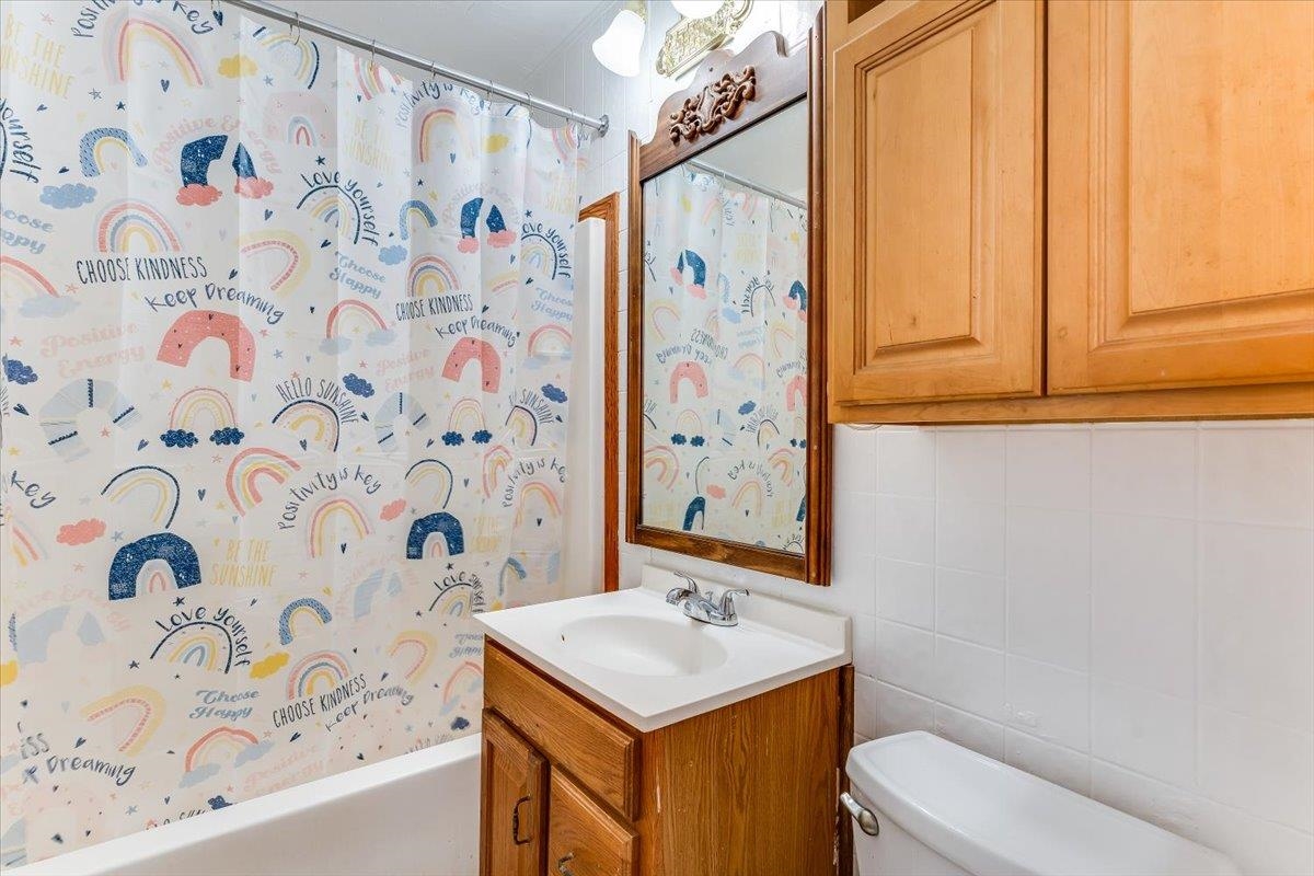 4455 S Hemlock Property Photo 16