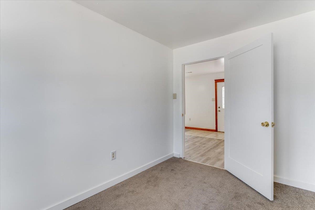 4455 S Hemlock Property Photo 18