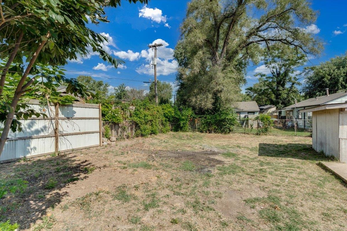 4455 S Hemlock Property Photo 28
