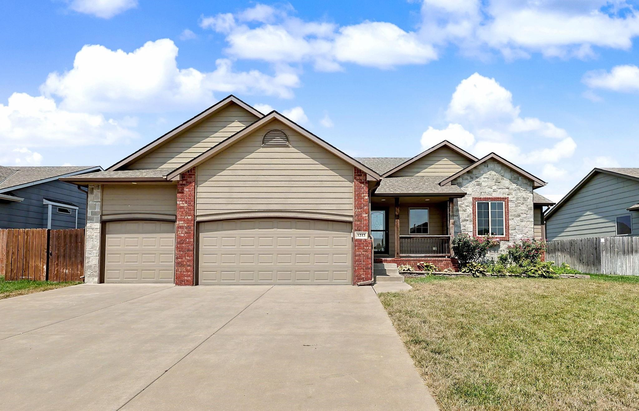 1213 N Lake Ridge Dr Property Photo 1