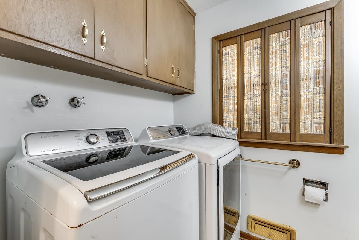 604 N Saint James Pl Property Photo 13