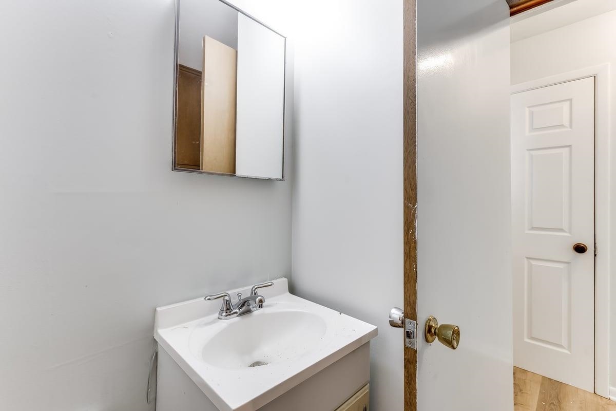 604 N Saint James Pl Property Photo 14