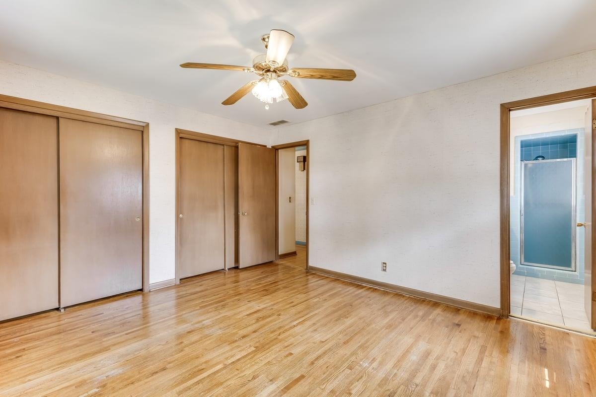 604 N Saint James Pl Property Photo 16