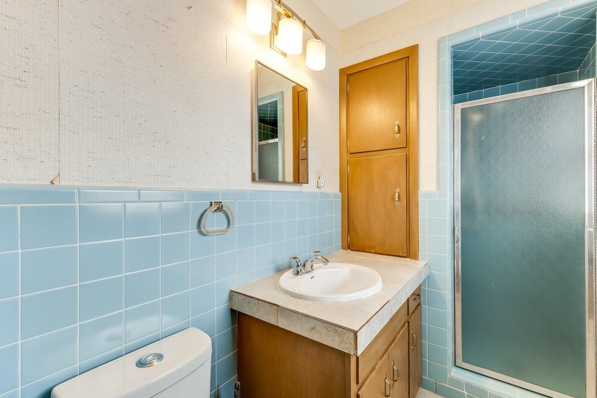 604 N Saint James Pl Property Photo 17