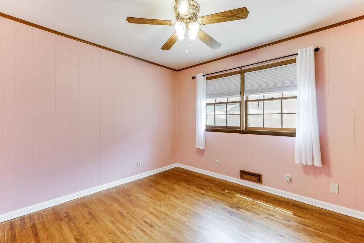 604 N Saint James Pl Property Photo 18