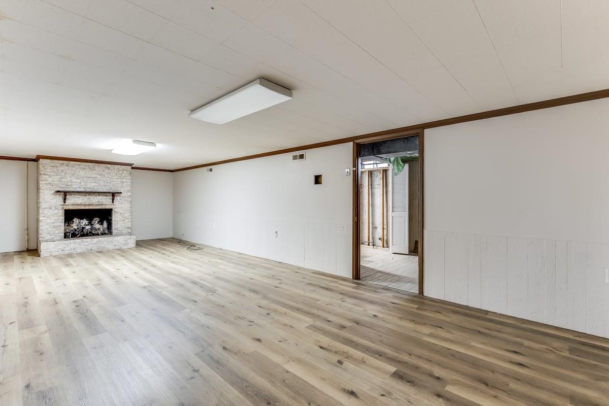 604 N Saint James Pl Property Photo 22
