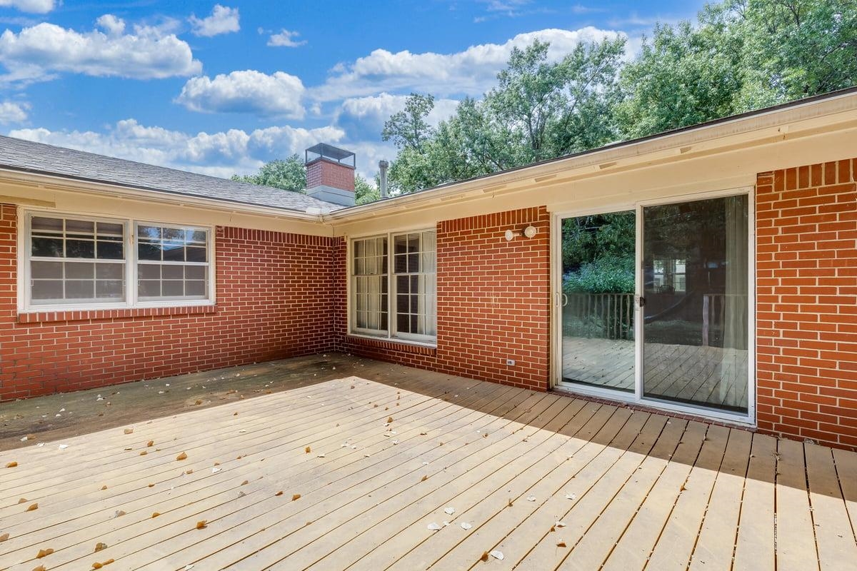 604 N Saint James Pl Property Photo 25
