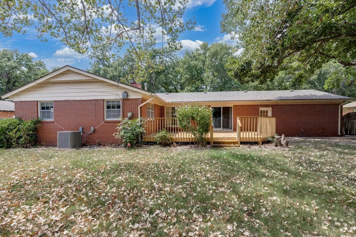 604 N Saint James Pl Property Photo 26
