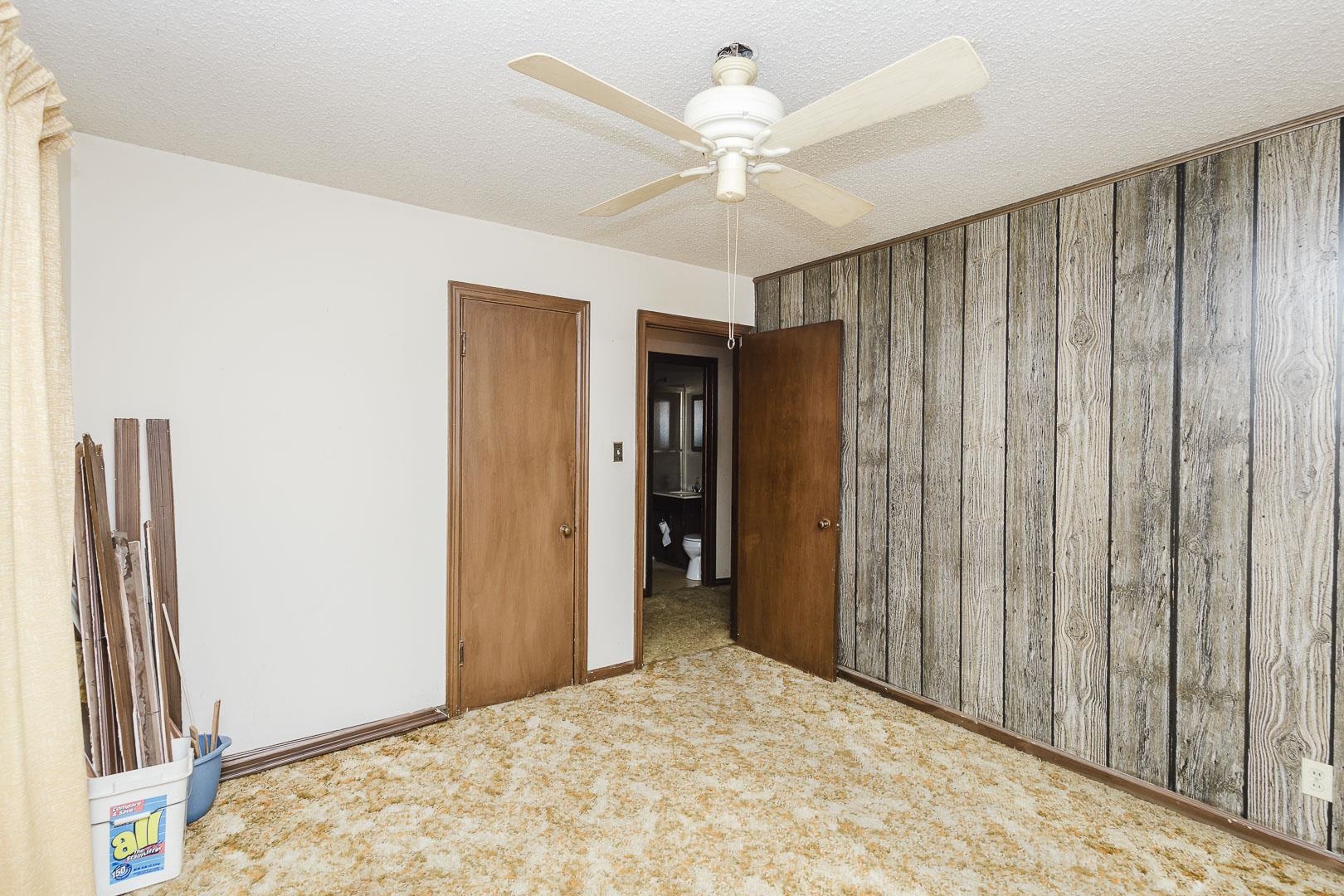 2721 S Washington Property Photo 8