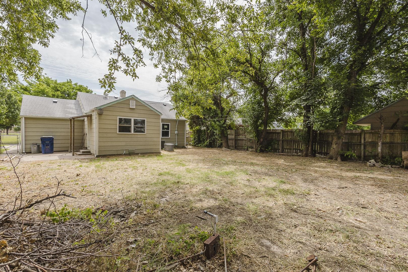 2721 S Washington Property Photo 22
