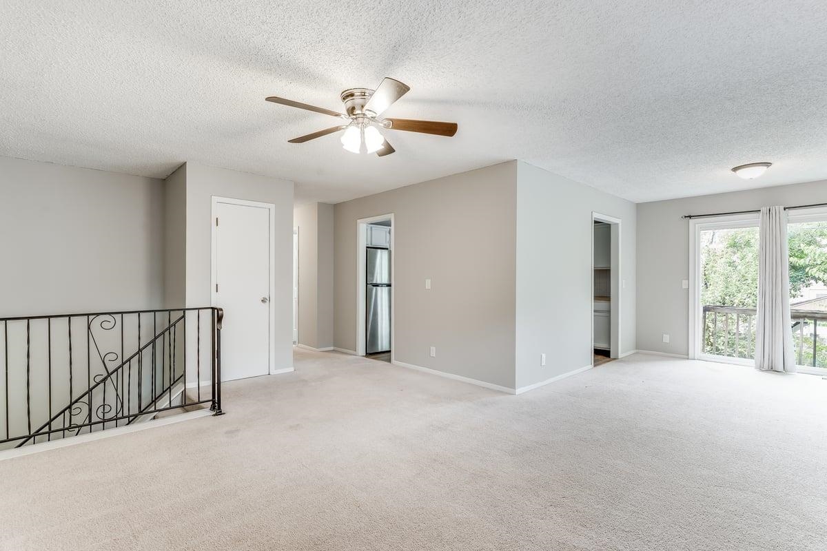 3013 W Hadden Ave Property Photo 4