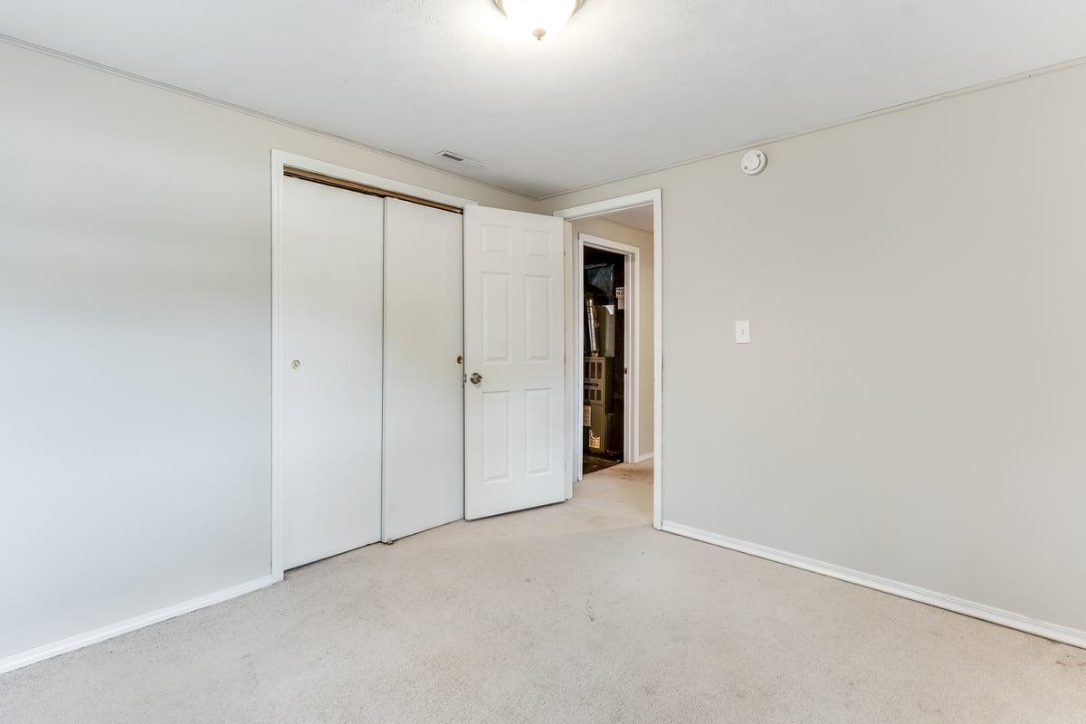 3013 W Hadden Ave Property Photo 23
