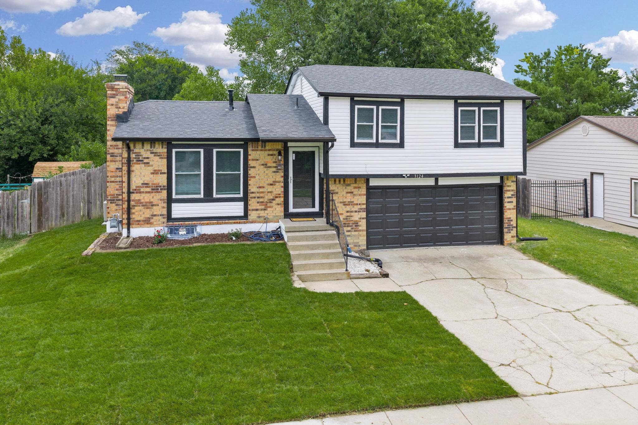3124 N Brookfield Property Photo 1