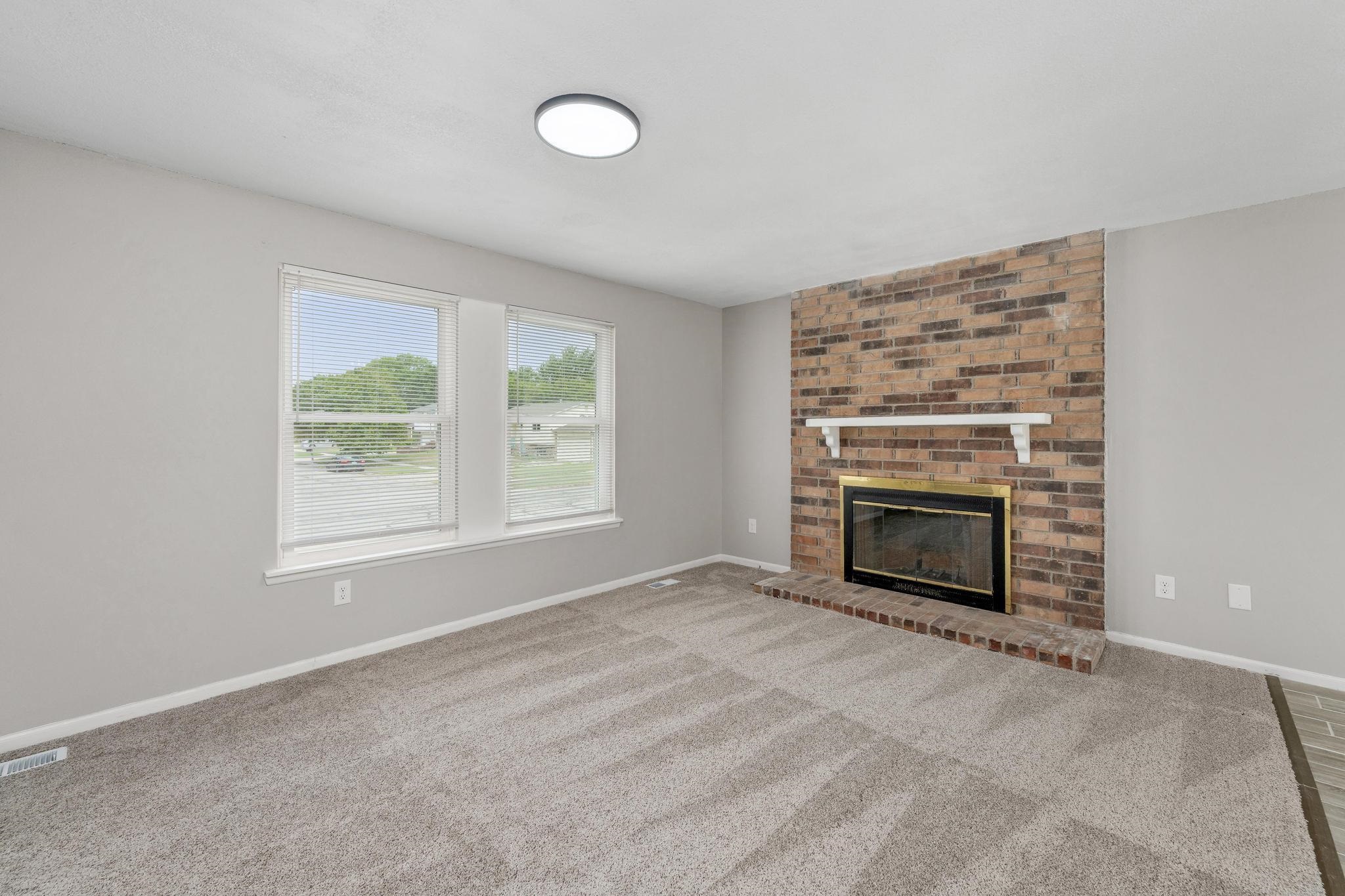 3124 N Brookfield Property Photo 8