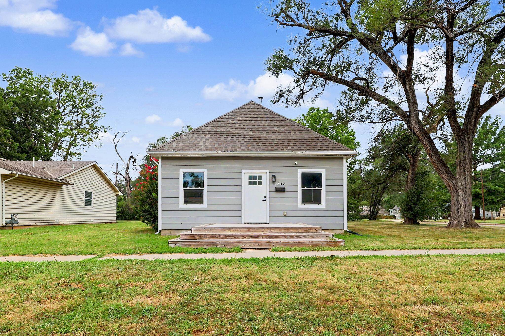 1237 N Osage Property Photo 1