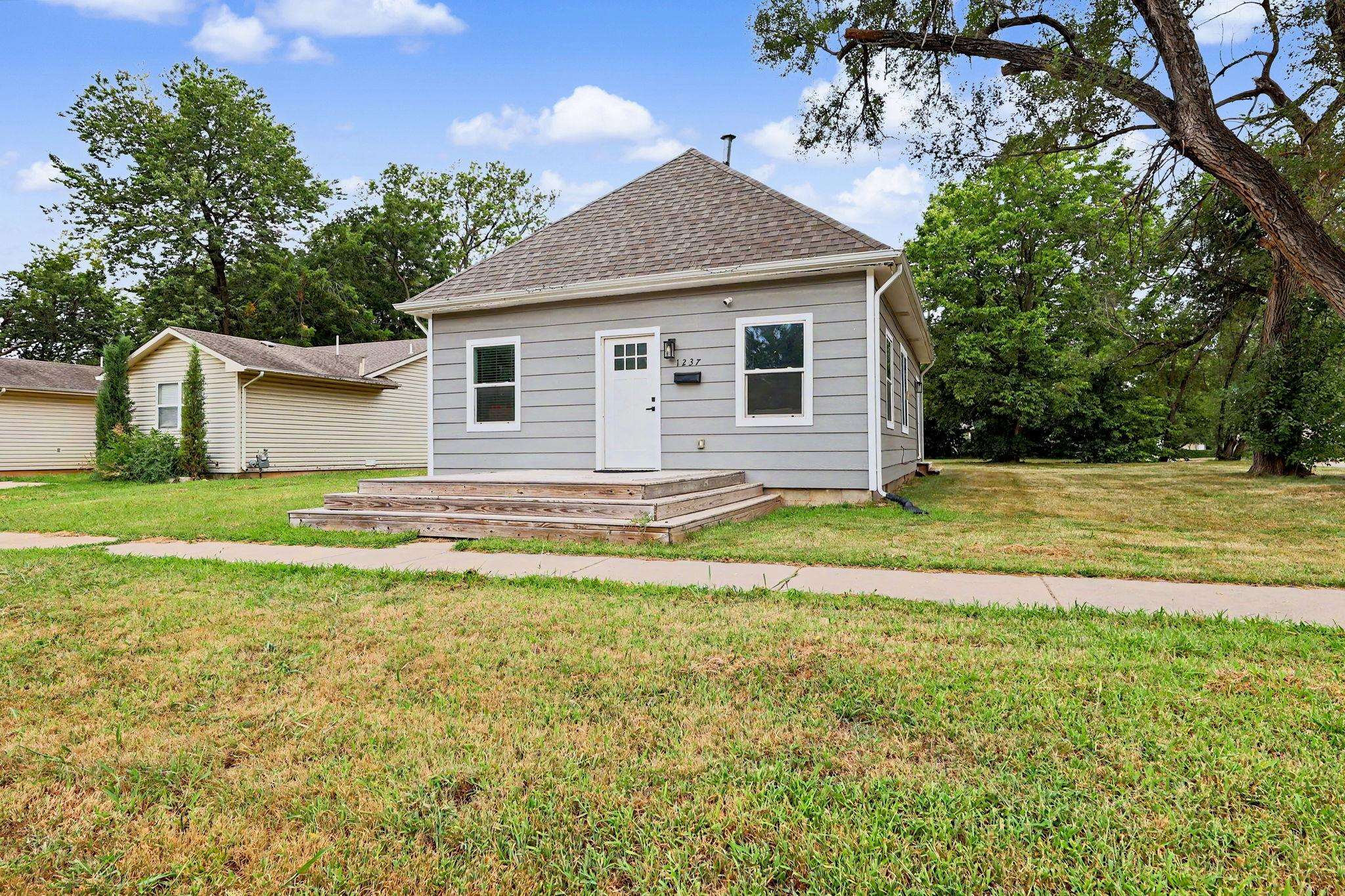1237 N Osage Property Photo 4