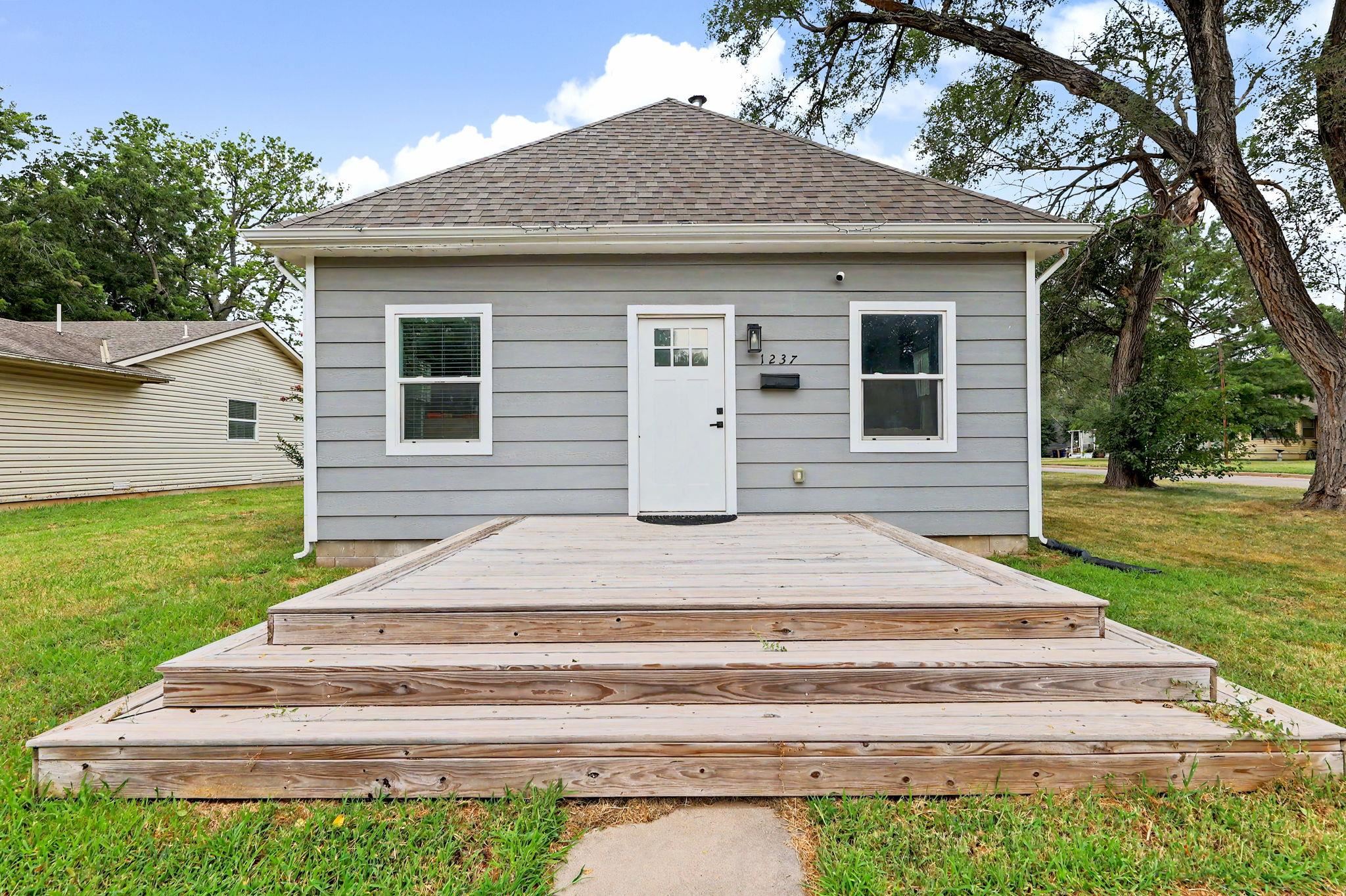 1237 N Osage Property Photo 6