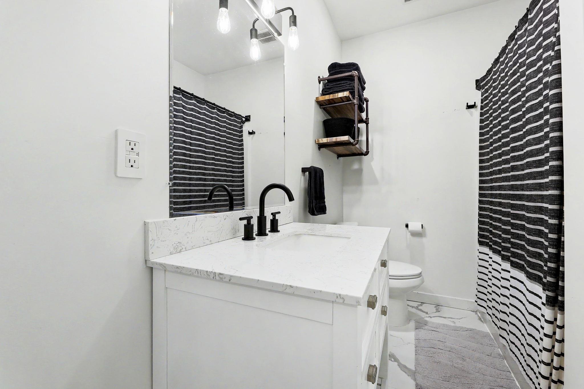 1237 N Osage Property Photo 27