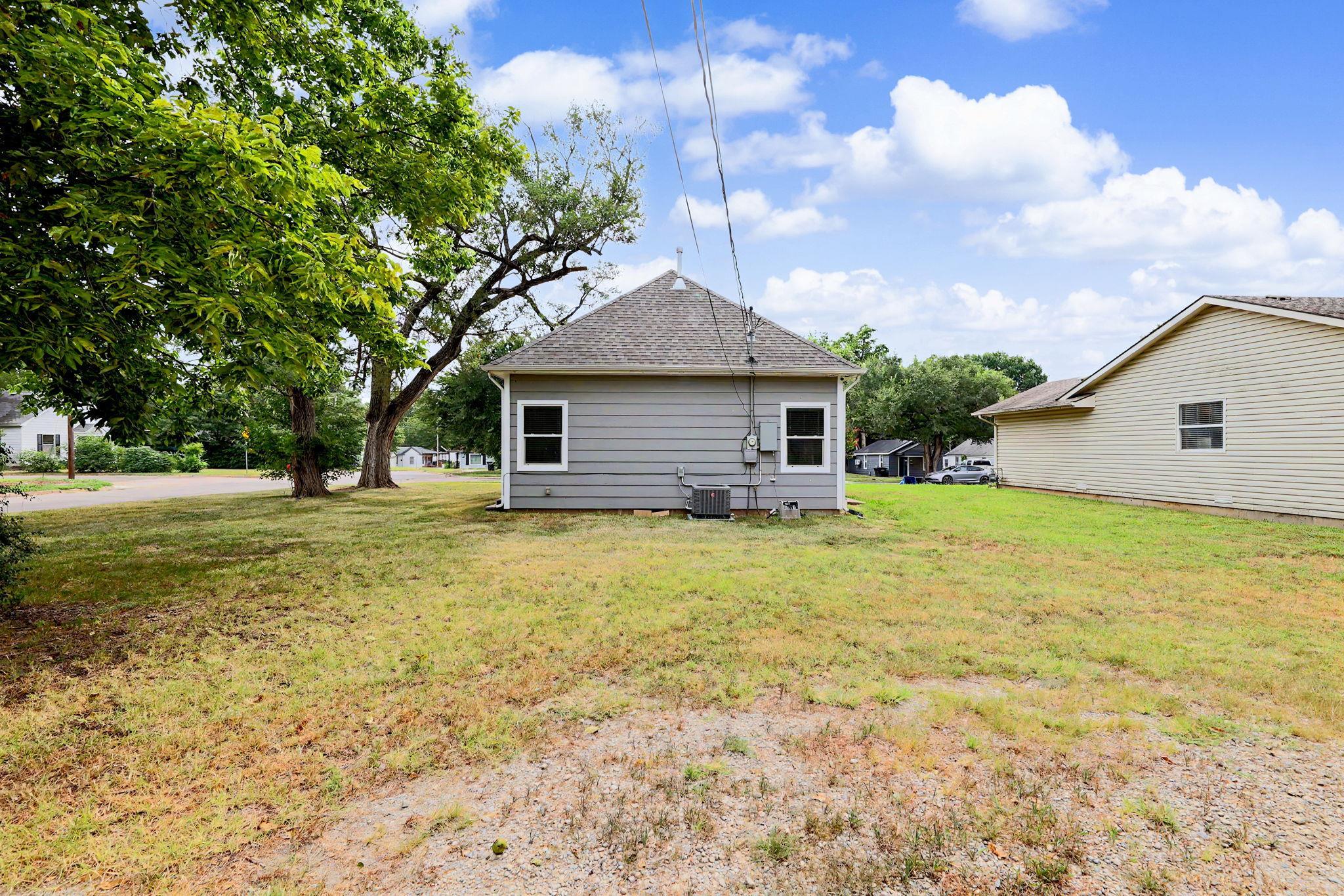 1237 N Osage Property Photo 35