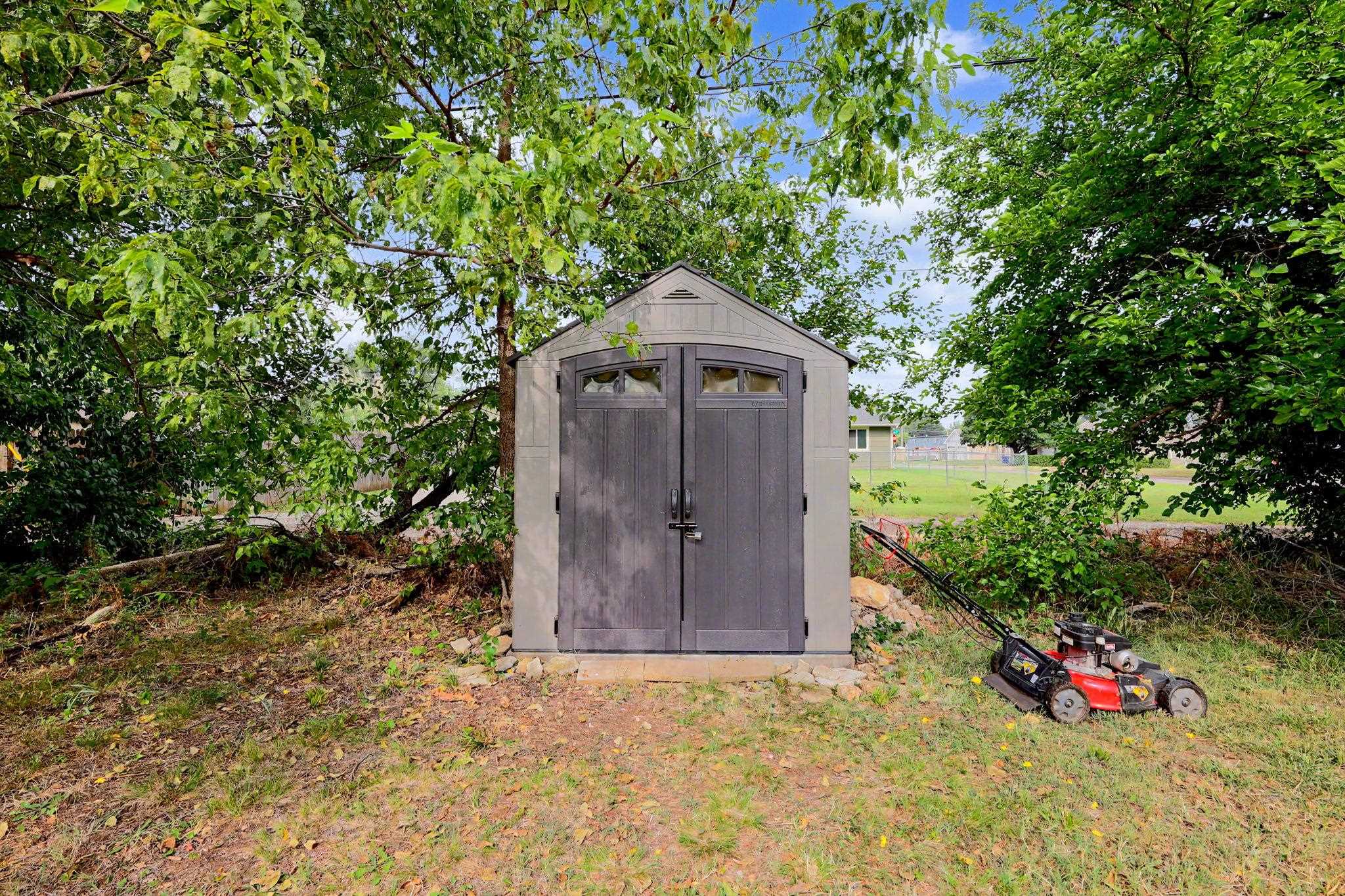 1237 N Osage Property Photo 36