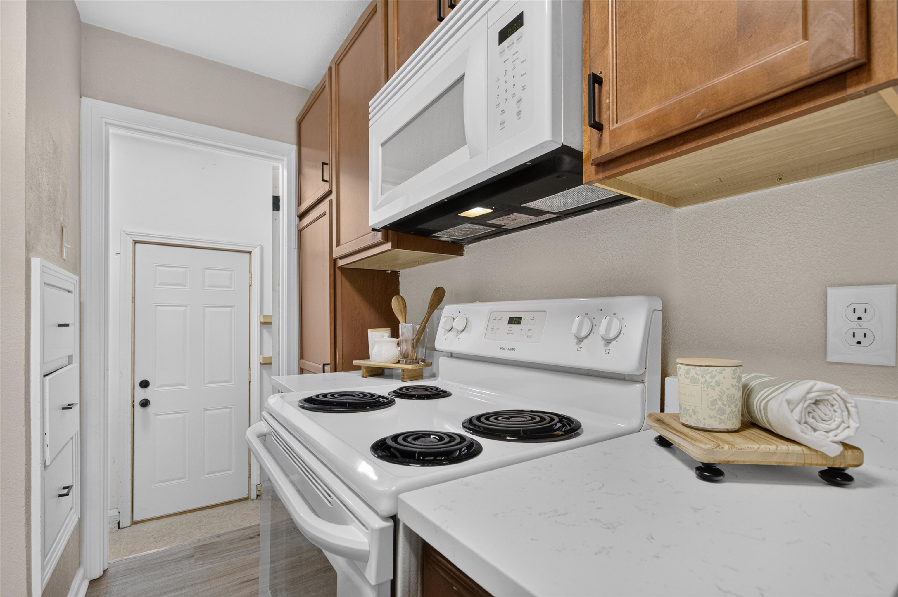 747 S Clifton Ave Property Photo 11