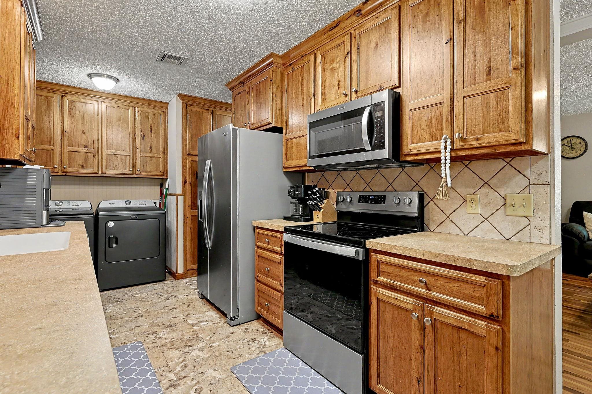 219 E Random Property Photo 13