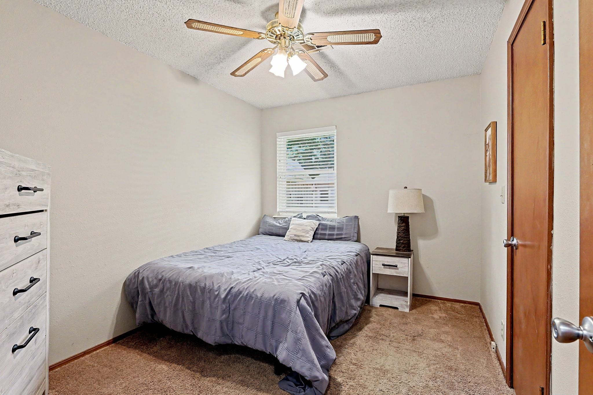 219 E Random Property Photo 17