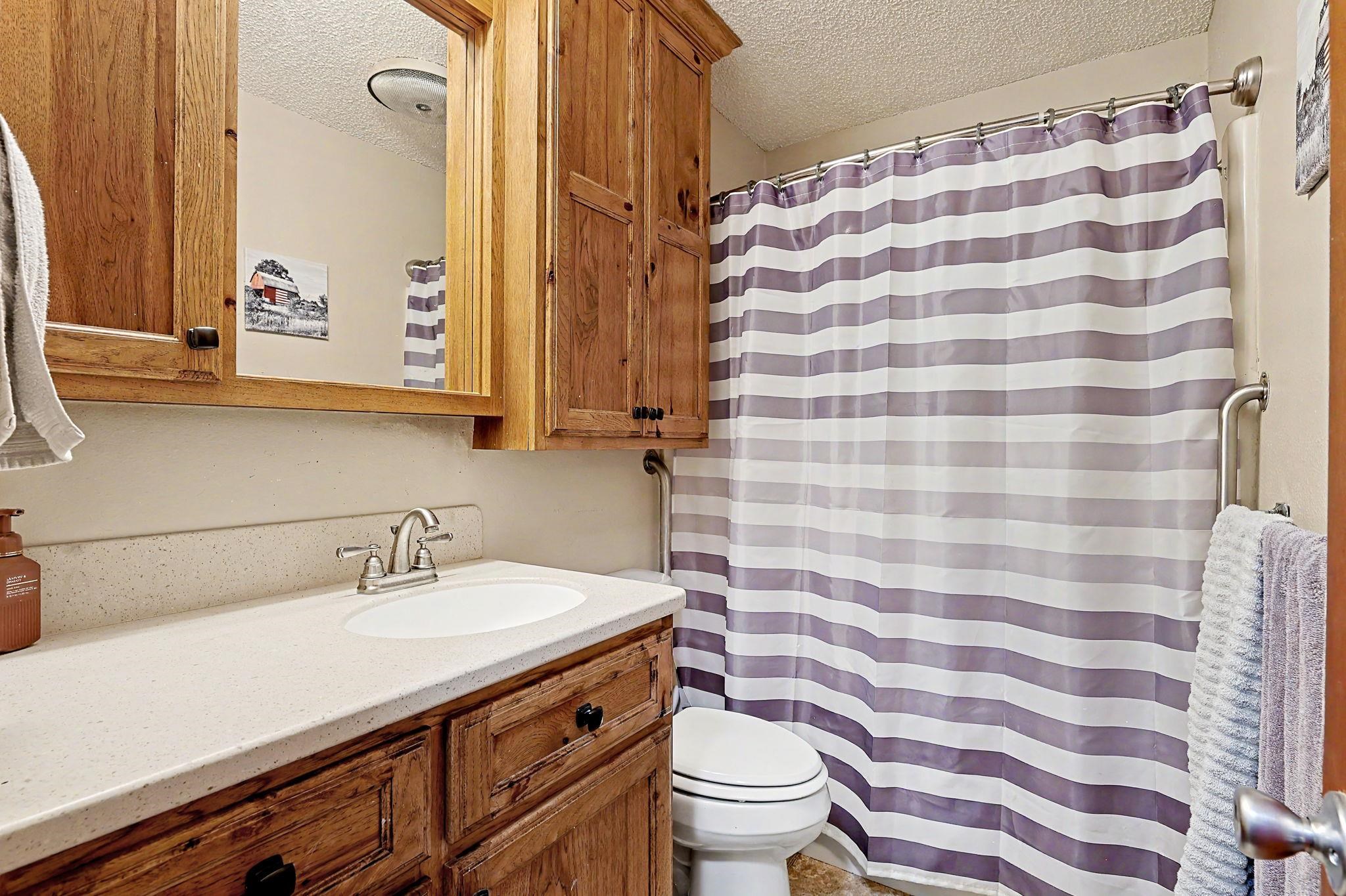 219 E Random Property Photo 18