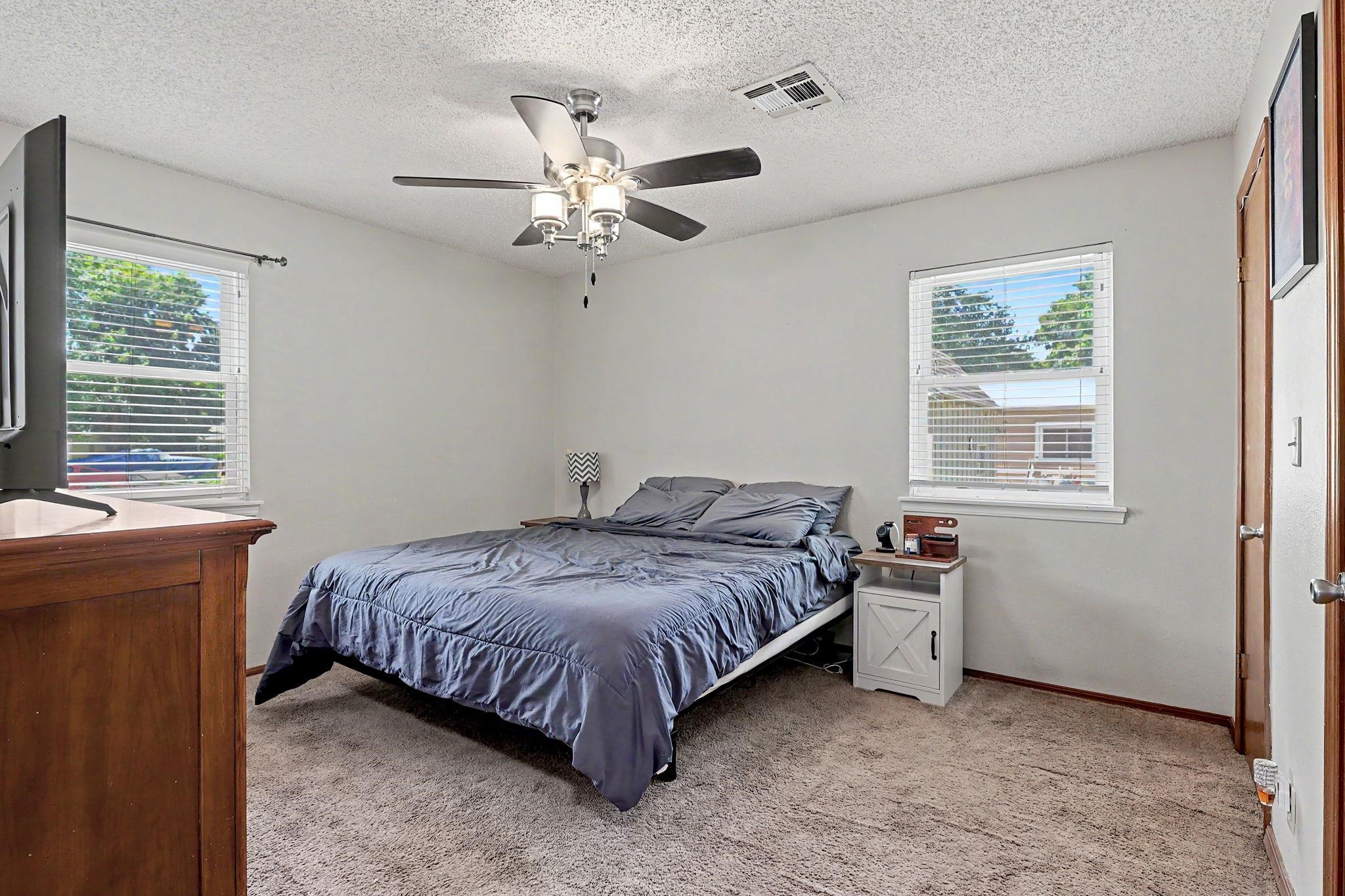 219 E Random Property Photo 19