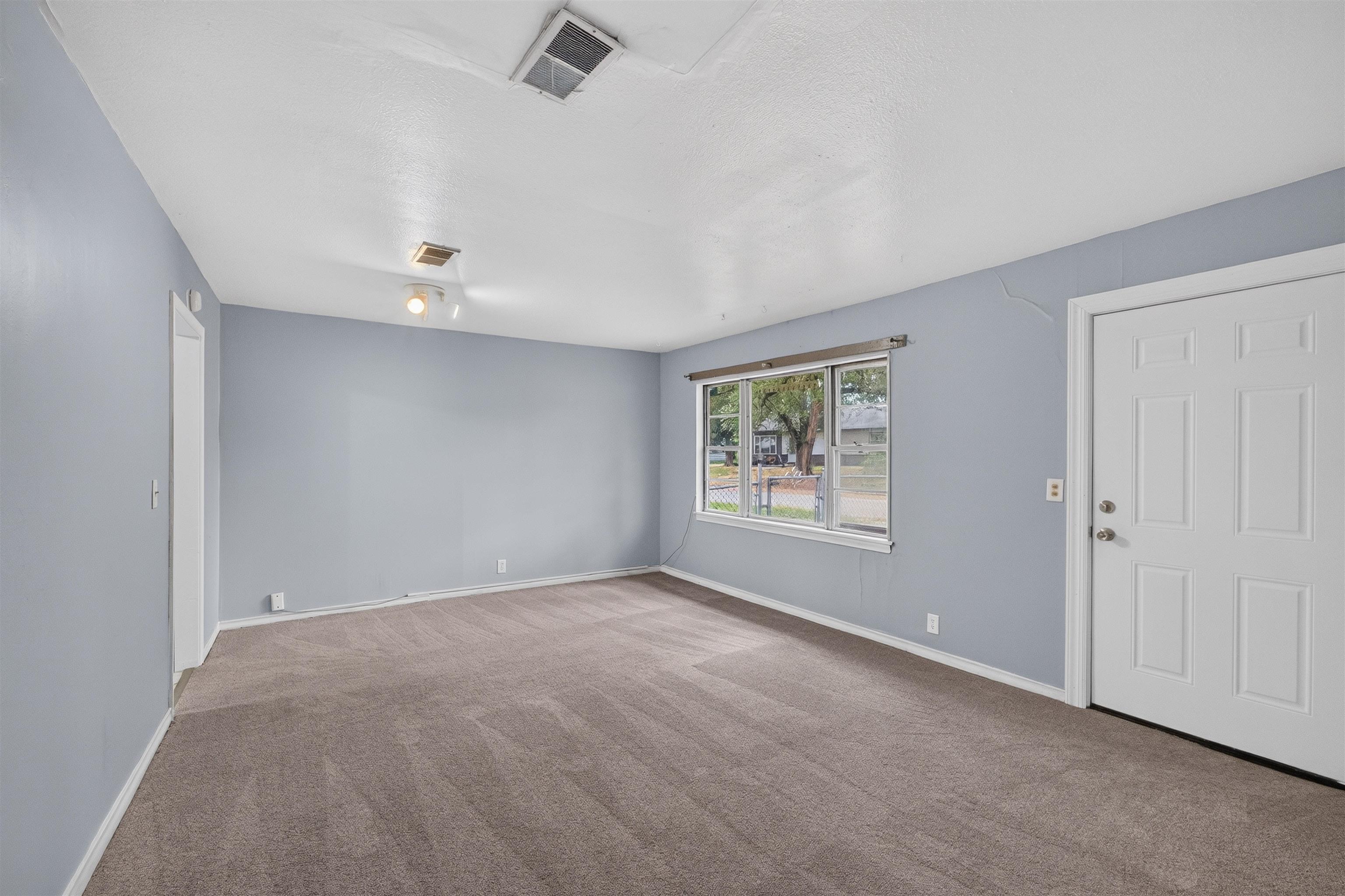 4269 S Cumberland St Property Photo 5