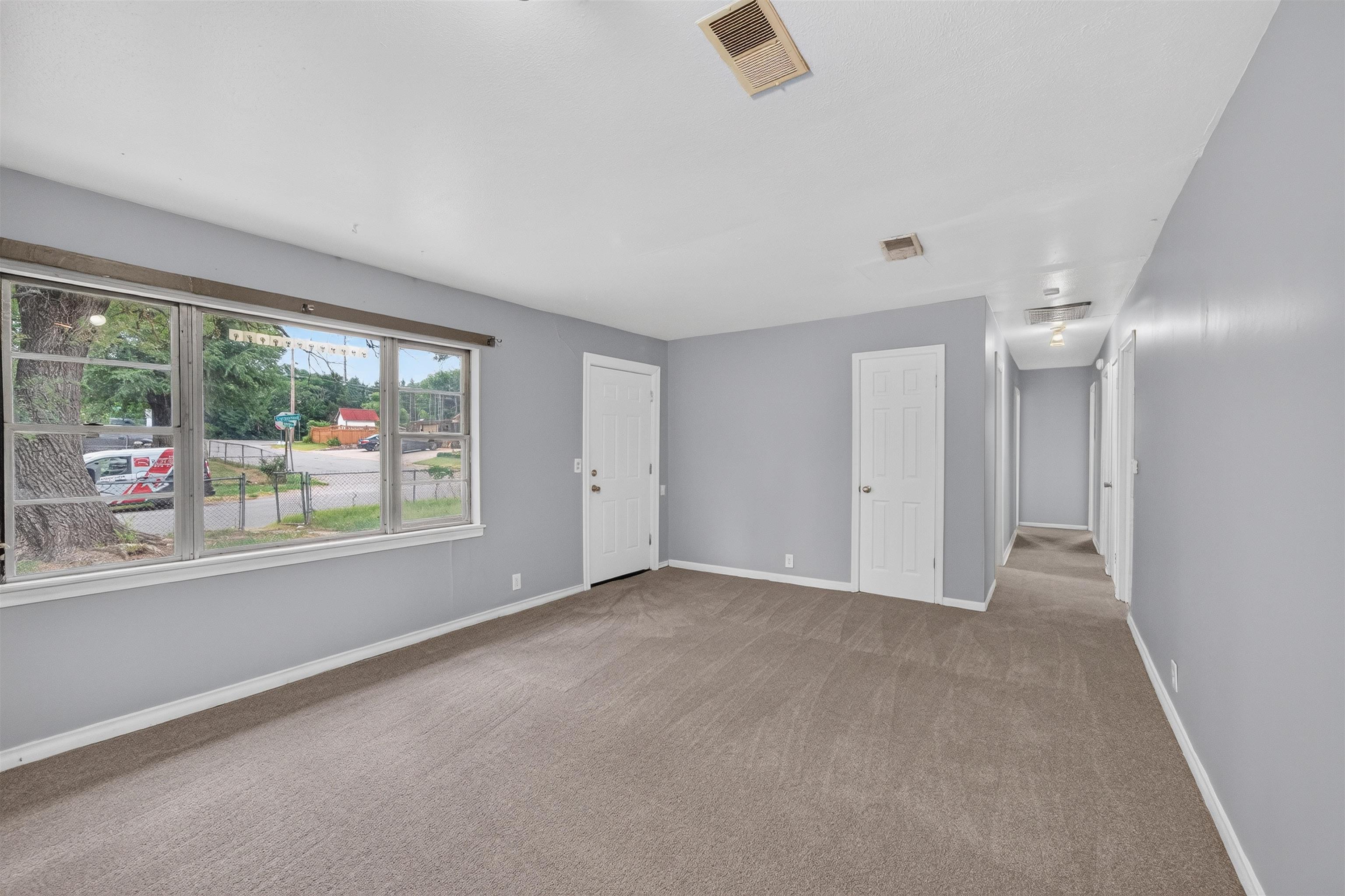 4269 S Cumberland St Property Photo 6