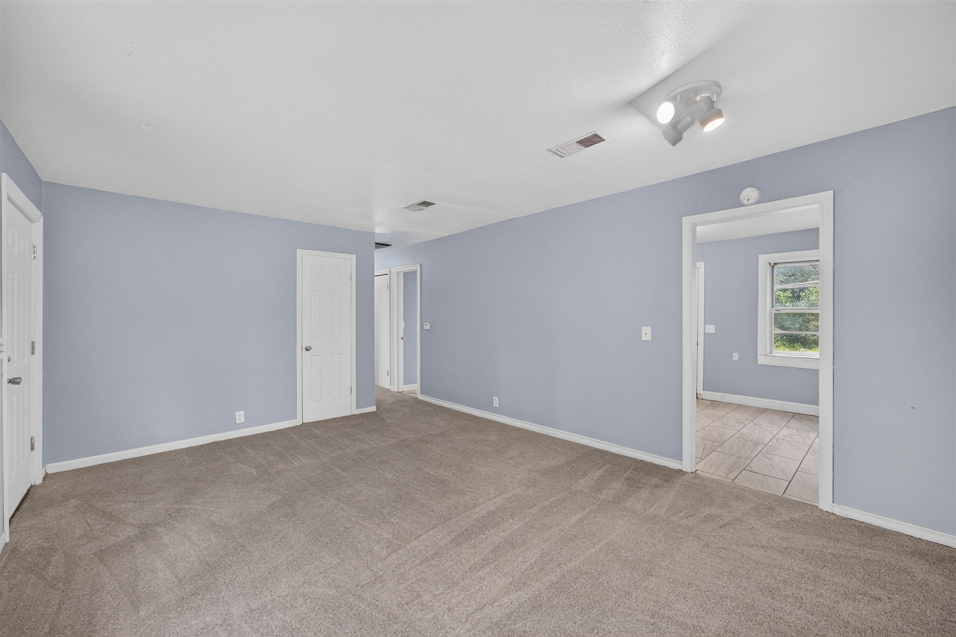 4269 S Cumberland St Property Photo 7