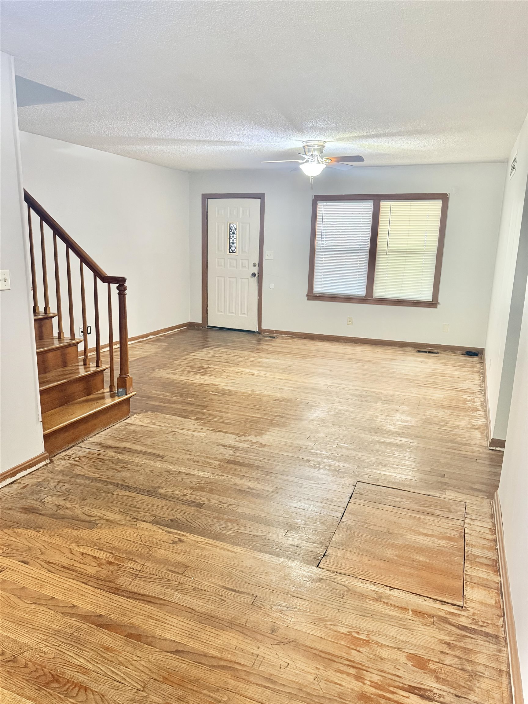 733 S Crestway Ave Property Photo 4