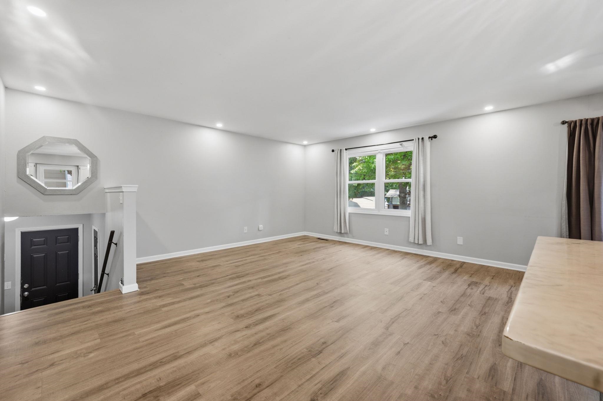 1614 N Main St Property Photo 2