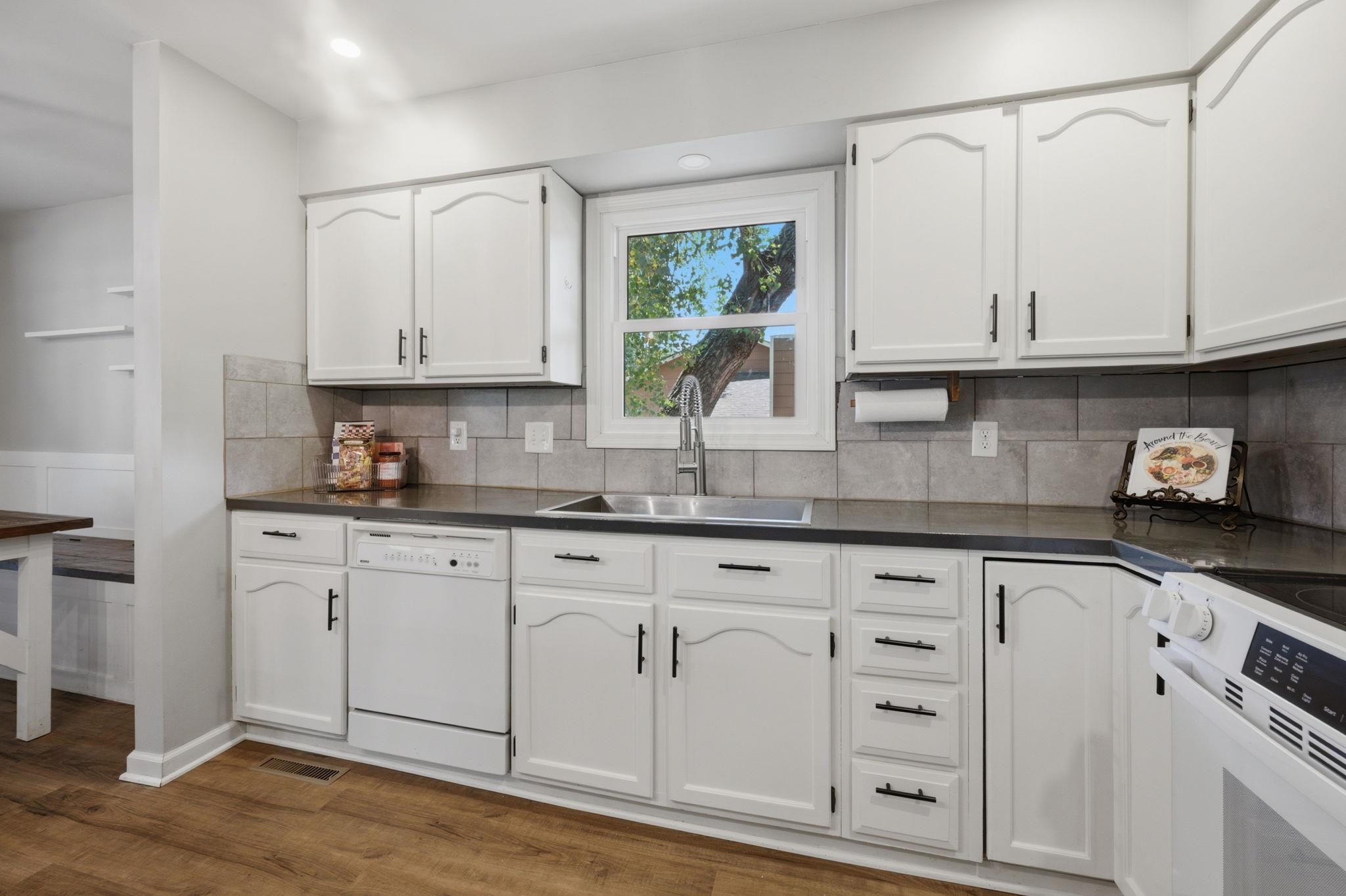 1614 N Main St Property Photo 10