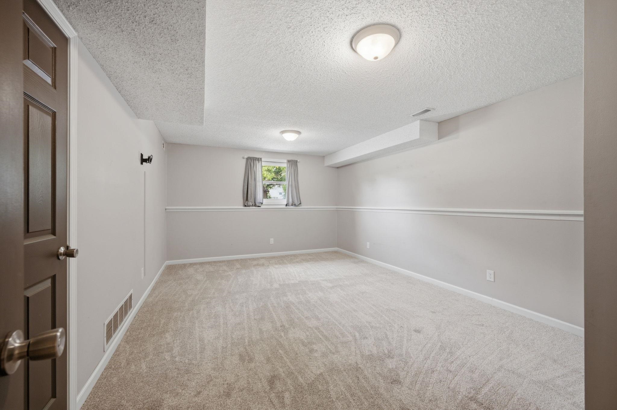 1614 N Main St Property Photo 20