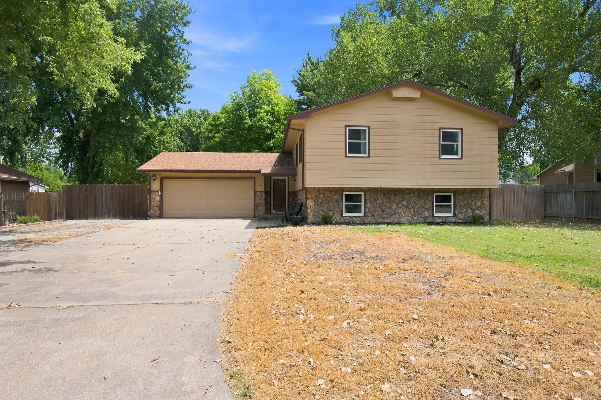 1614 N Main St Property Photo 33