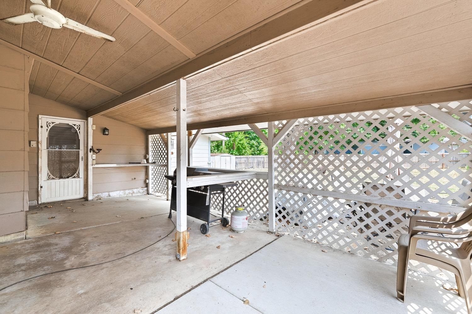 6760 N Tarrytown St Property Photo 28
