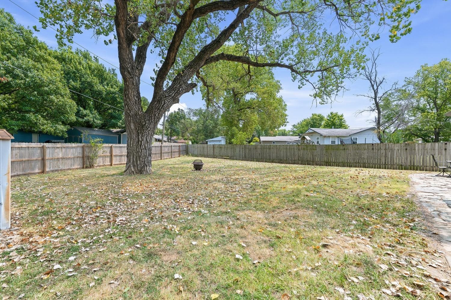 6760 N Tarrytown St Property Photo 31