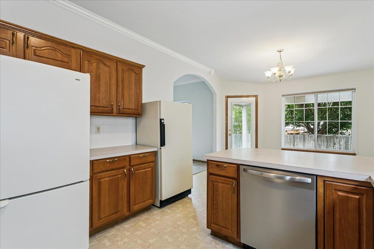 1950 S Webb #107 Property Photo 6